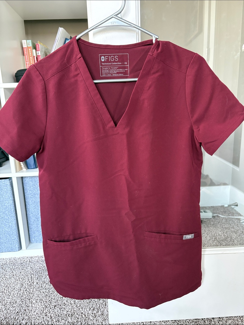 Figs Women's Short Sleeve V-Neck Scrub Top - Maroon
